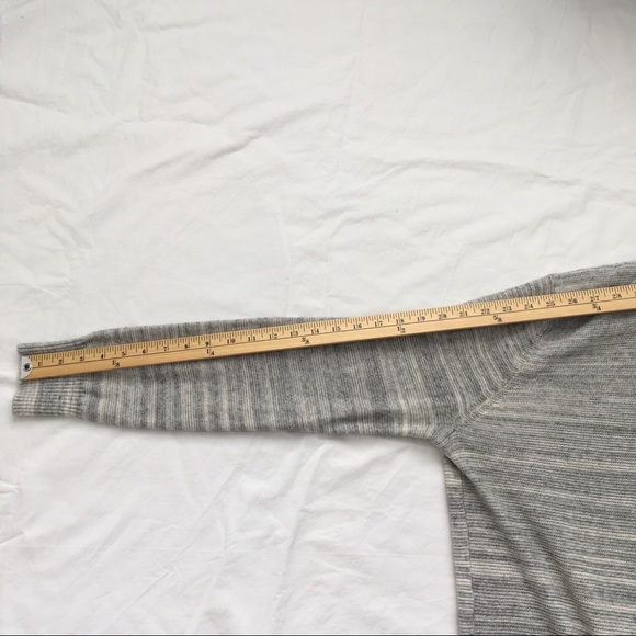 Banana Republic light Gray Mens sweater size L - Picture 6 of 7